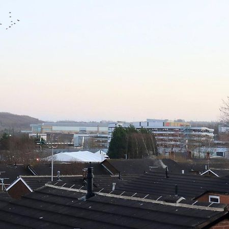 Lovely Staycation With Family Free Parking & Wifi Leeds  Exterior photo
